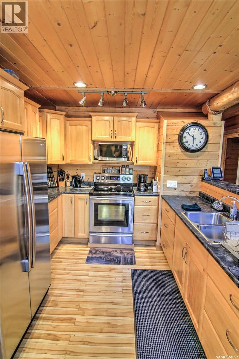 3090 Birch STREET — photo 4 of 35