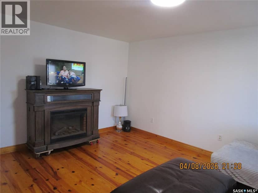 233 4th Avenue E — photo 11 of 28