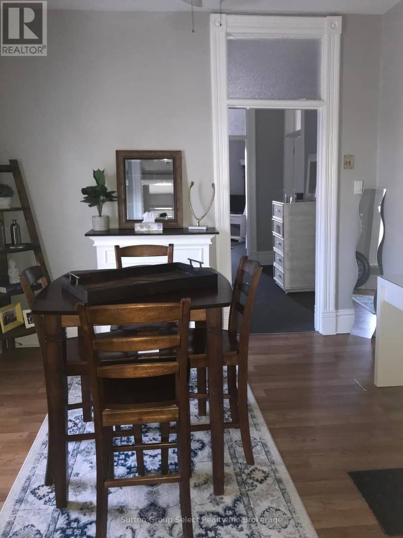 48 Perry Street — photo 3 of 11