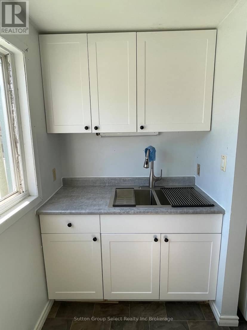 102 Finkle Street — photo 6 of 8