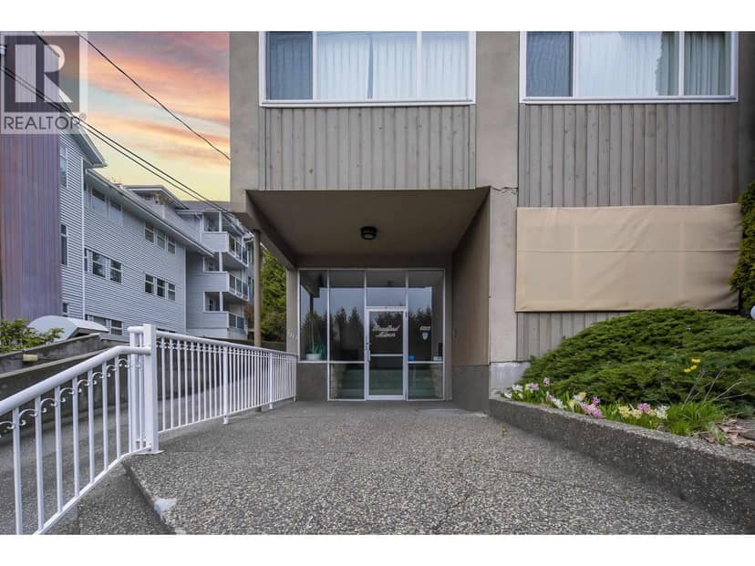 5353 HASTINGS STREET, Burnaby
