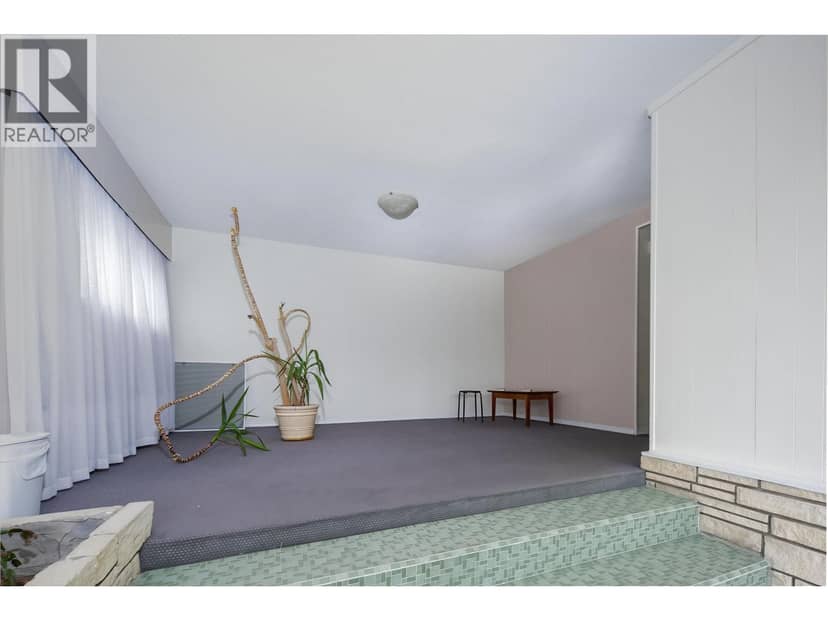 5353 HASTINGS STREET, Burnaby, photo 3
