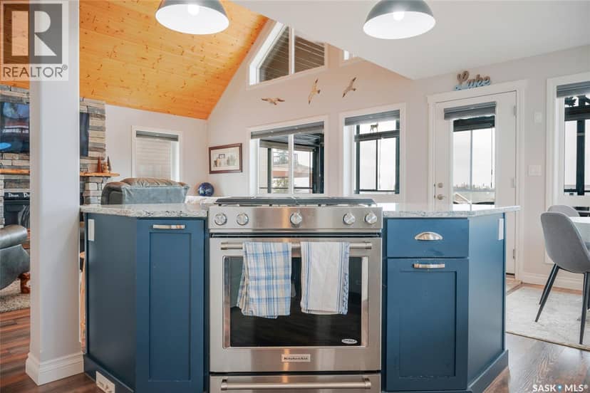 720 Spruce STREET — photo 11 of 40