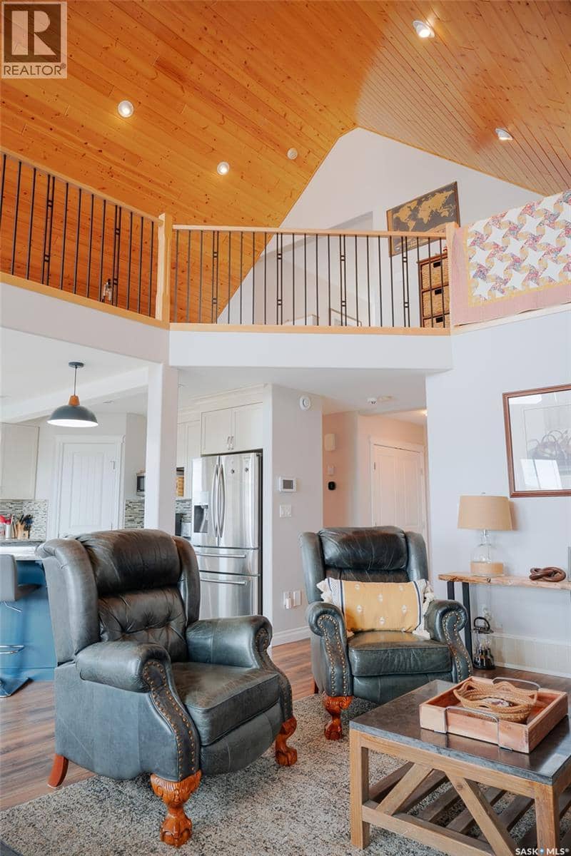 720 Spruce STREET — photo 12 of 40