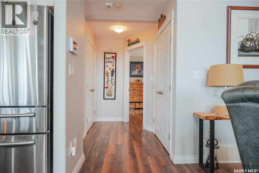 720 Spruce STREET — photo 17 of 40