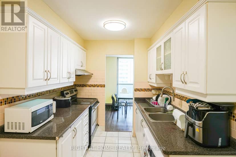 2203 - 1 Massey Square — photo 11 of 18