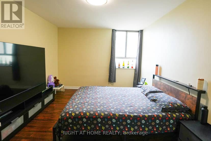 2203 - 1 Massey Square — photo 8 of 18