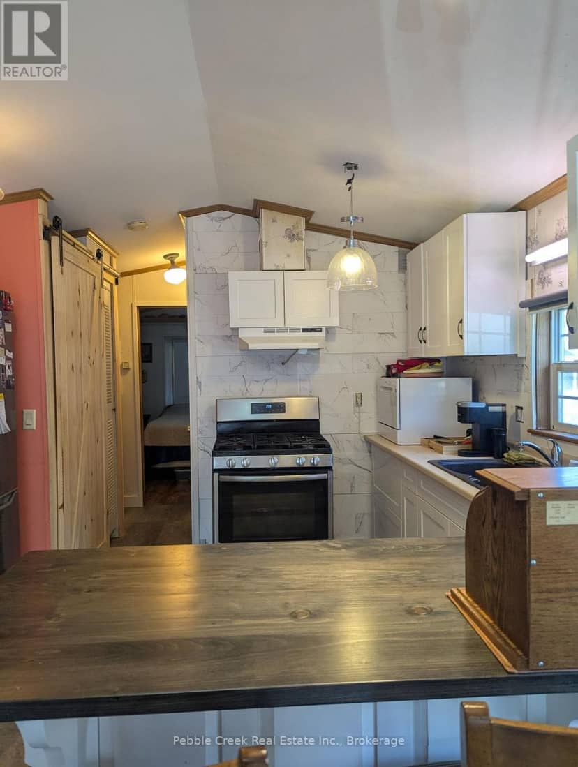 E8 Hickory - 77794 Orchard Line, Central Huron, photo 3