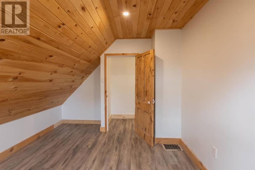 842 Strathcona Road — photo 26 of 29