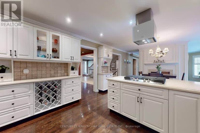 110 Crawford Crescent — photo 10 of 40