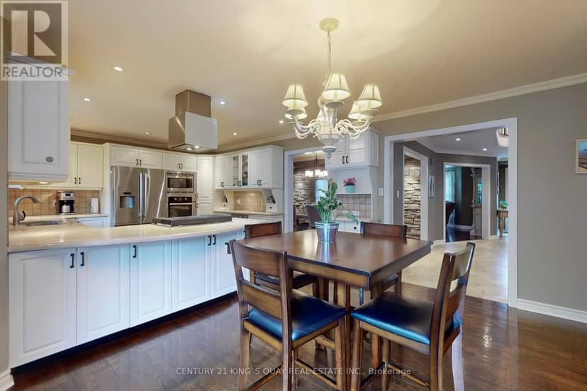 110 Crawford Crescent — photo 13 of 40