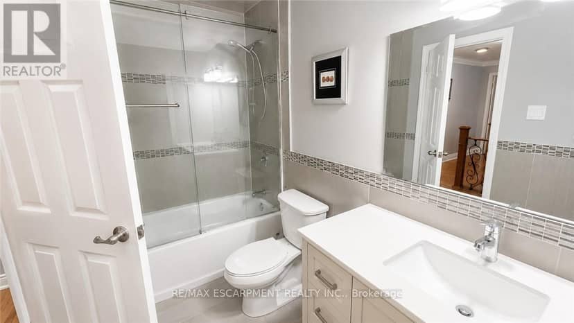 7 - 110 Ling Road — photo 17 of 19