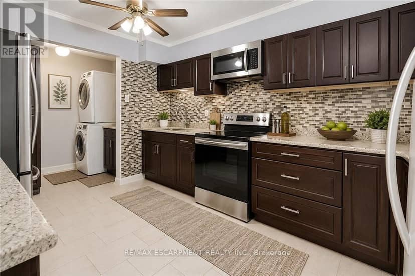 7 - 110 Ling Road — photo 8 of 19