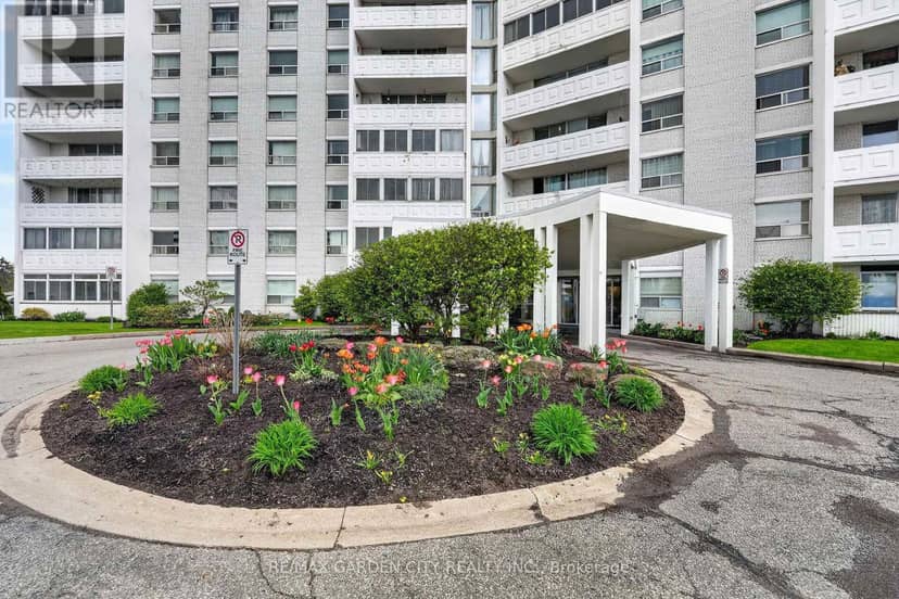 106 - 35 Towering Heights Boulevard — photo 4 of 40