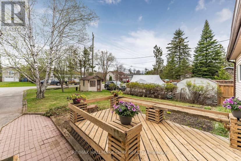 2617 Leonard Street — photo 12 of 36