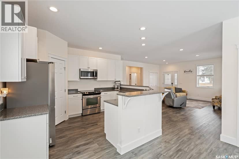 190 1st STREET W, Pierceland, photo 4