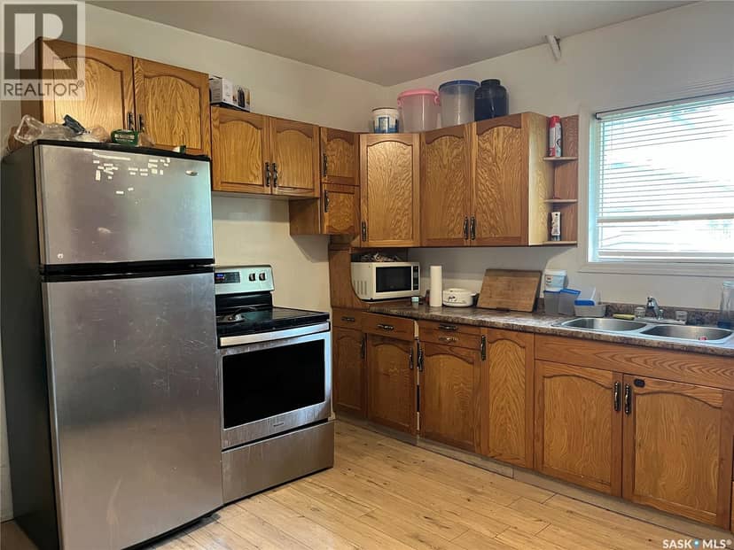 345 19th STREET E, Prince Albert, photo 2
