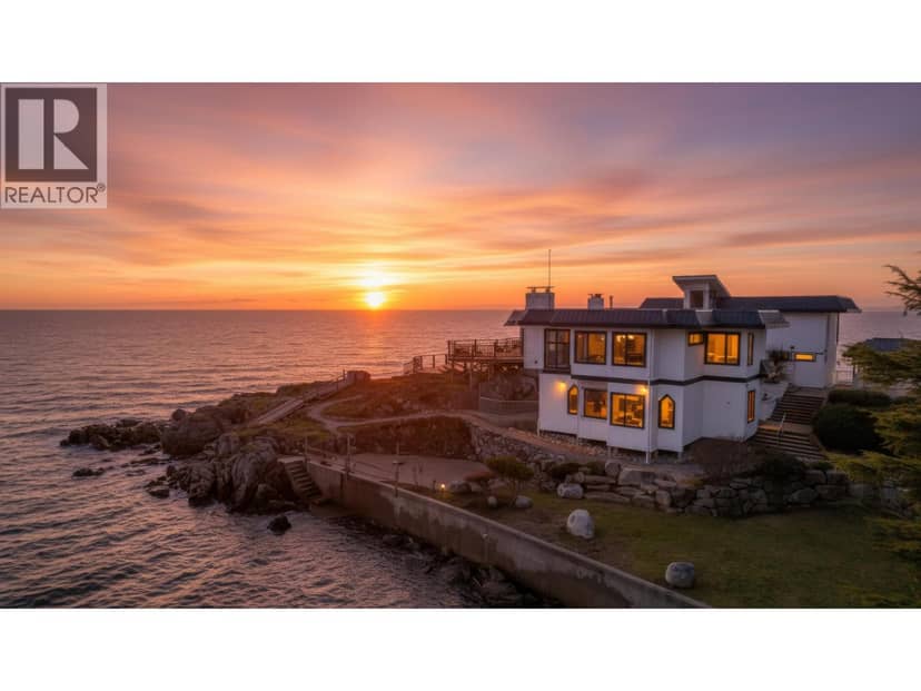 5482 HILL ROAD, Sechelt