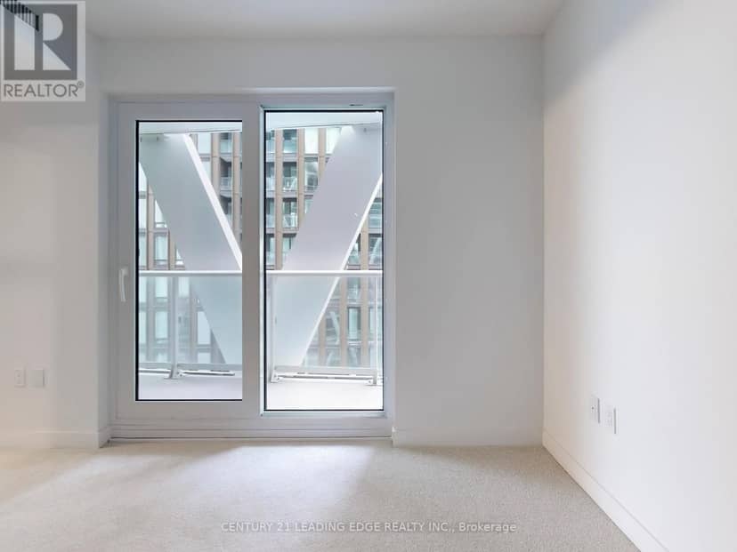 2212 - 230 Simcoe Street — photo 10 of 17