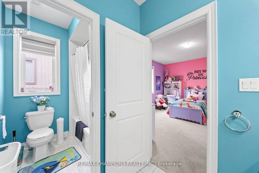 55 Meek Avenue — photo 33 of 40