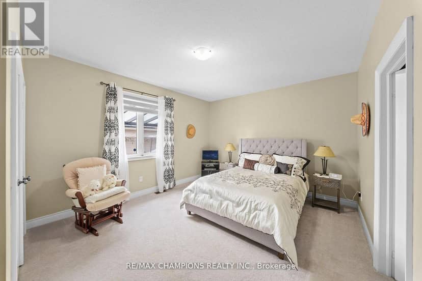 55 Meek Avenue — photo 38 of 40