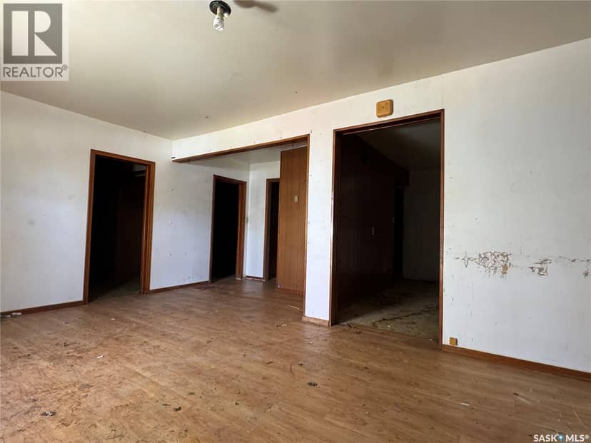 208 Irvine STREET, Cut Knife, photo 3