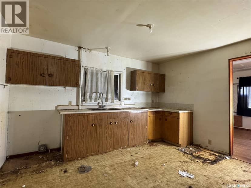 208 Irvine STREET, Cut Knife, photo 5