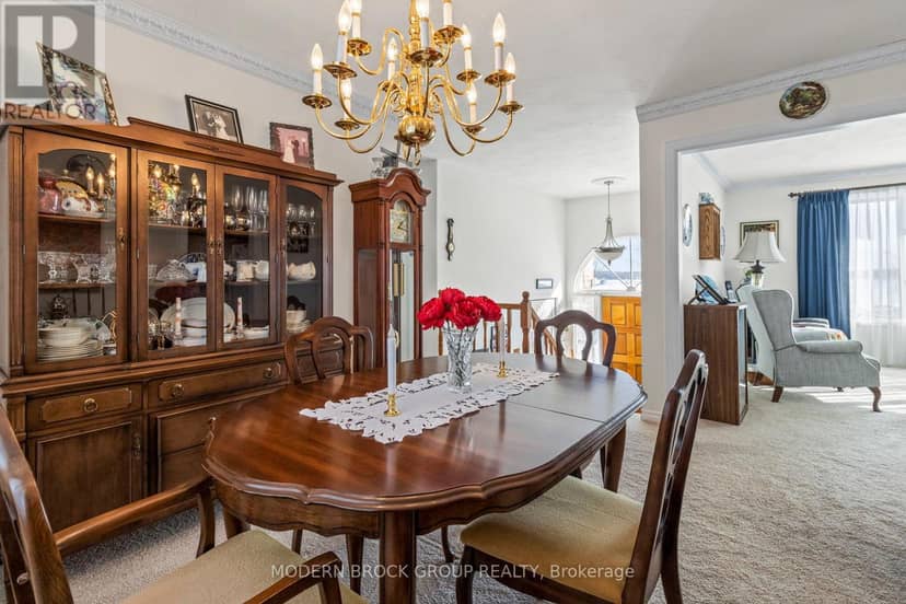 24 Bernard Crescent — photo 10 of 40
