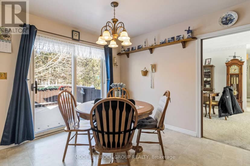 24 Bernard Crescent — photo 15 of 40