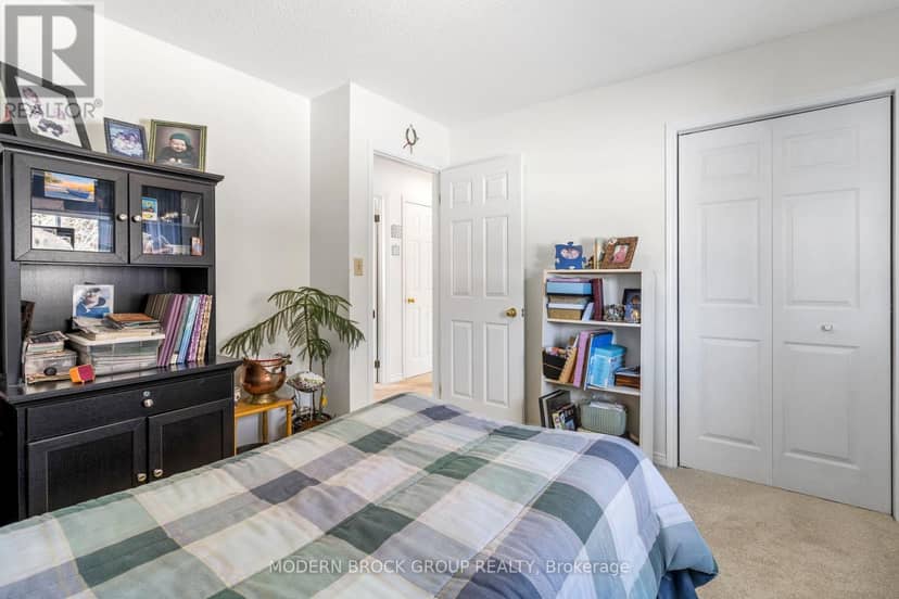 24 Bernard Crescent — photo 18 of 40