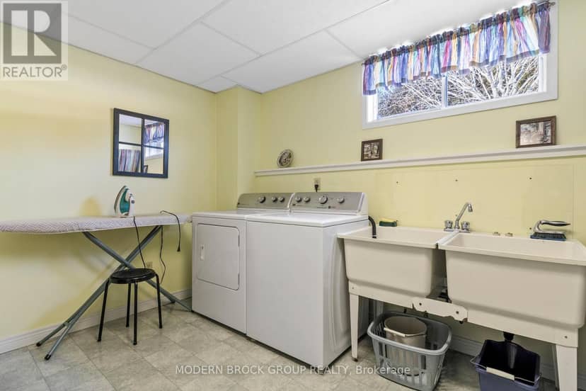 24 Bernard Crescent — photo 33 of 40