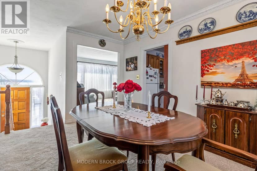 24 Bernard Crescent — photo 9 of 40