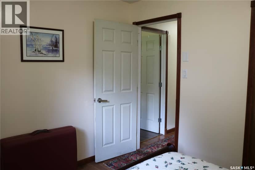 211 Pipestone AVENUE — photo 33 of 40