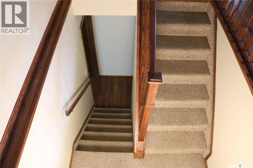 211 Pipestone AVENUE — photo 37 of 40