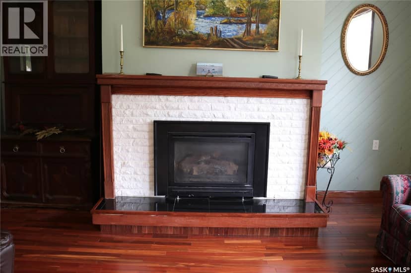211 Pipestone AVENUE — photo 16 of 40