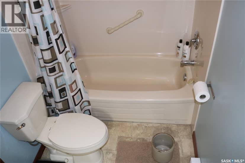 211 Pipestone AVENUE — photo 27 of 40