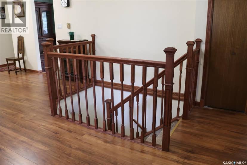 211 Pipestone AVENUE — photo 35 of 40
