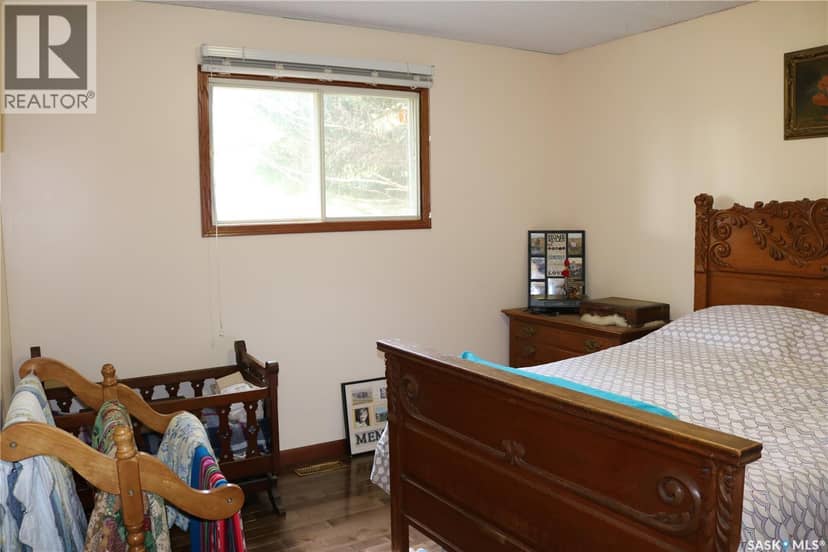 211 Pipestone AVENUE — photo 31 of 40