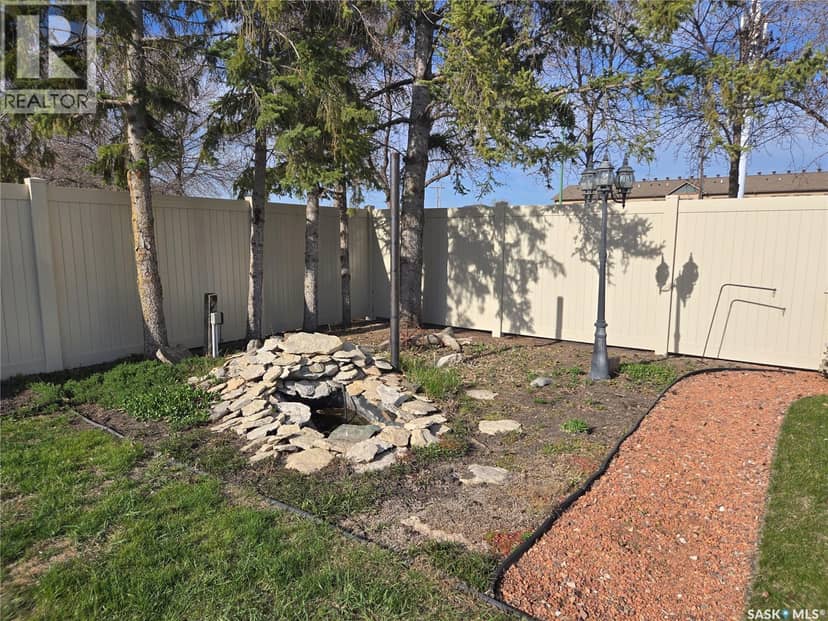 15 Mackenzie DRIVE — photo 29 of 34