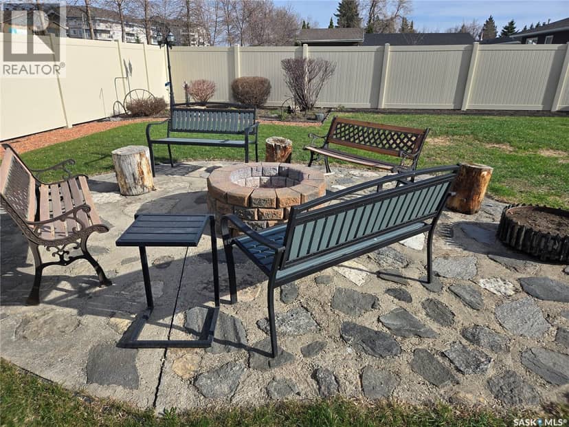 15 Mackenzie DRIVE — photo 30 of 34