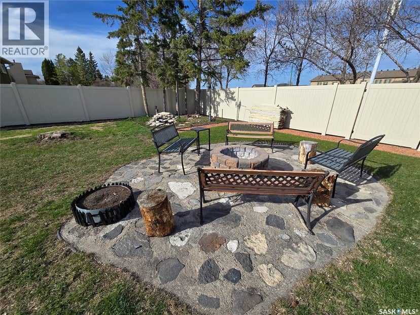 15 Mackenzie DRIVE — photo 32 of 34