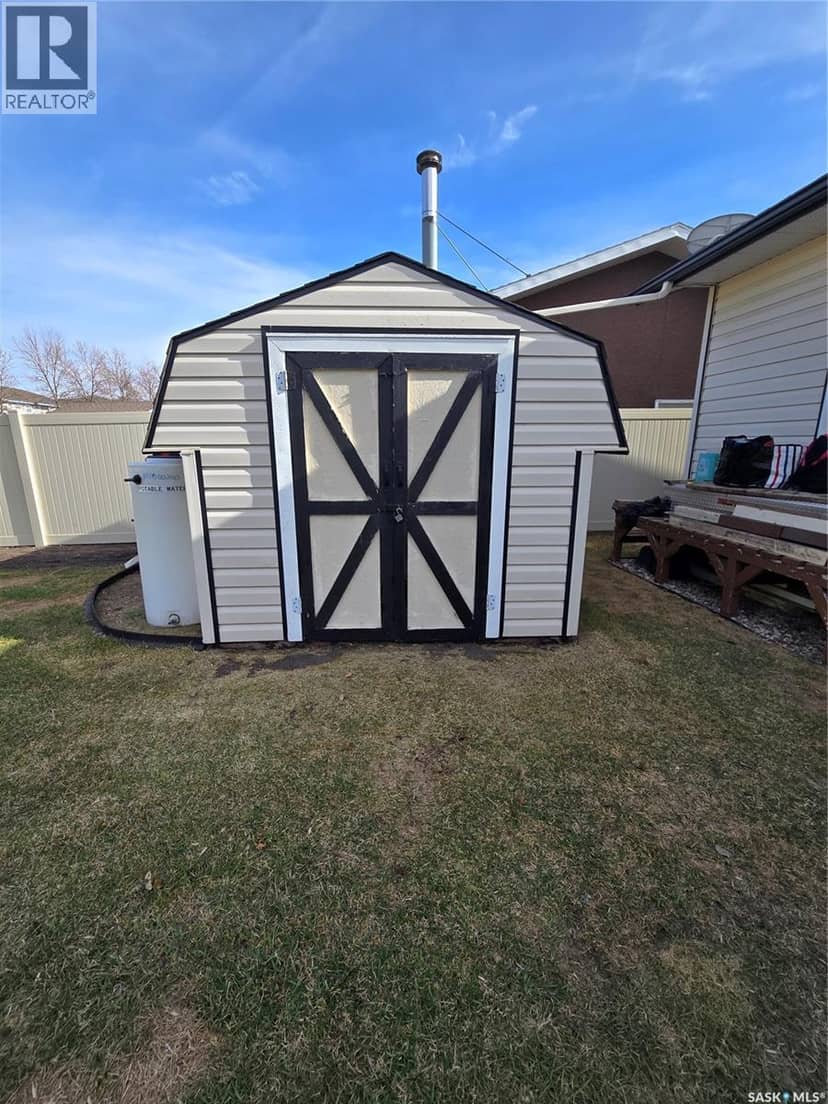 15 Mackenzie DRIVE — photo 33 of 34