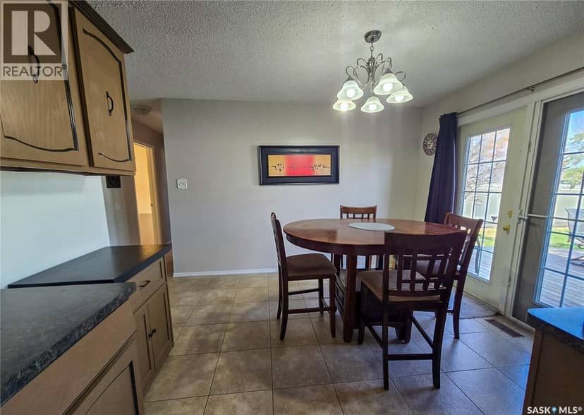 15 Mackenzie DRIVE — photo 8 of 34