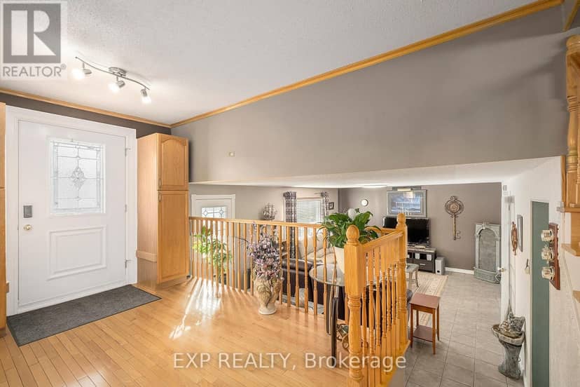 3836 Leitrim Road — photo 7 of 40