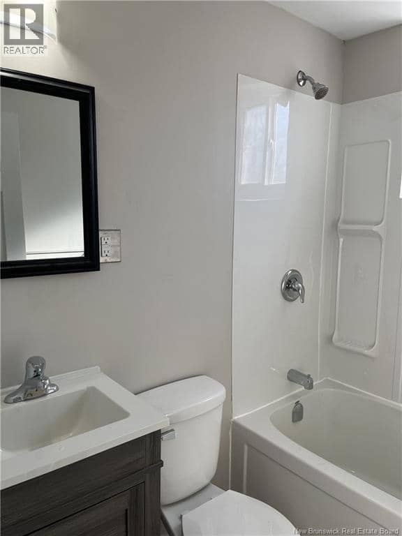 25-27 Whitney Avenue — photo 10 of 25