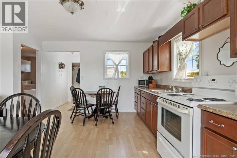 49 Robert Lane — photo 17 of 34