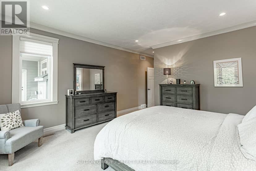 4 Hayter Drive — photo 21 of 40
