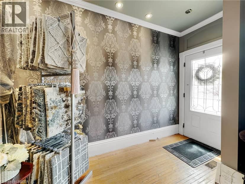 275 BRANT Avenue, Brantford, photo 8