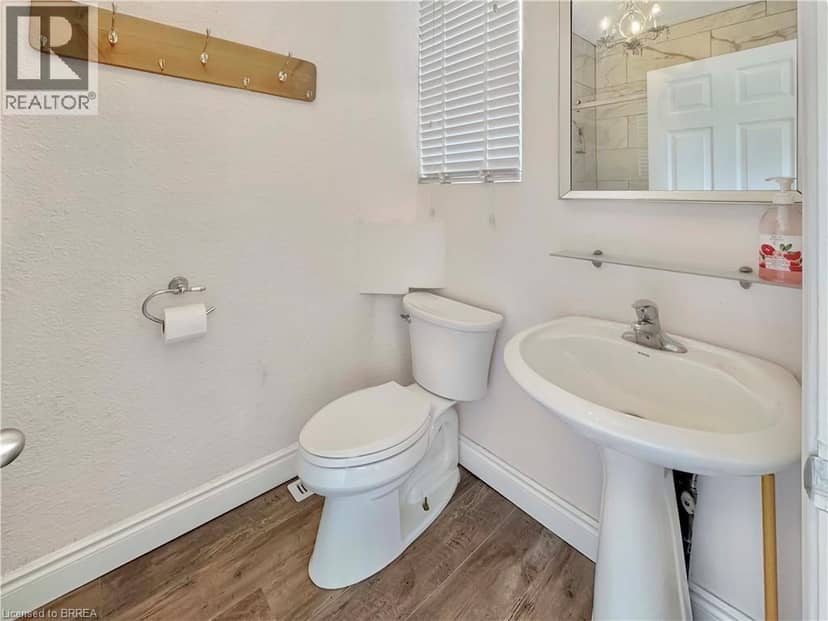 273 BRANT Avenue — photo 14 of 25