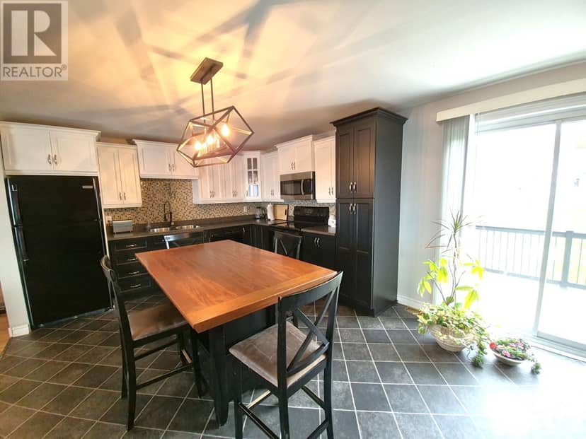 142 Main Street — photo 3 of 30